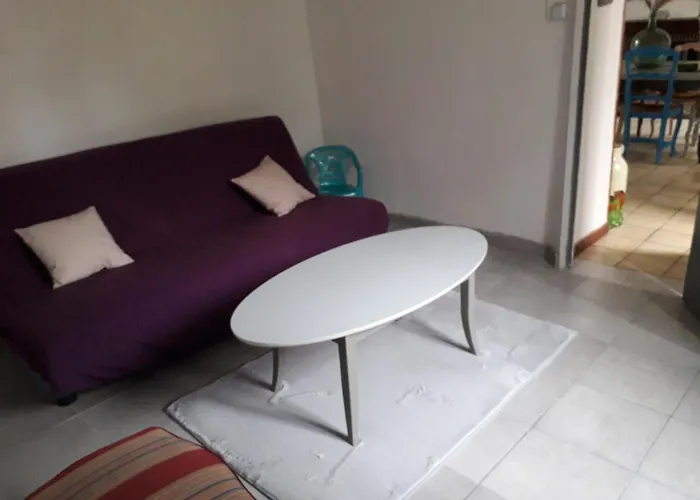 Дом отдыха Maison Chaleureuse Avec Cheminee Des Coudrais Tourouvre au Perche