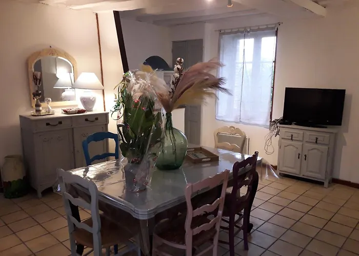 Maison Chaleureuse Avec Cheminee Des Coudrais Holiday home